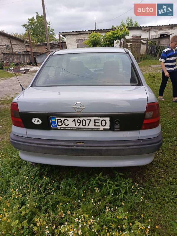 Седан Opel Astra 1995 в Глинянах фото 4 Седан Opel Astra 1995 в Глинянах