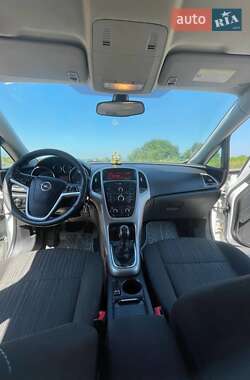 Универсал Opel Astra 2011 в 