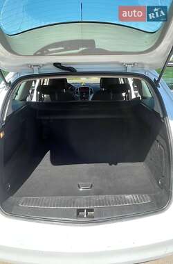 Универсал Opel Astra 2011 в 