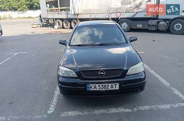 Седан Opel Astra 2004 в Киеве