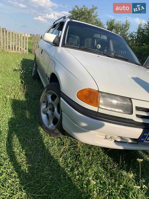 Универсал Opel Astra 1993 в Березному