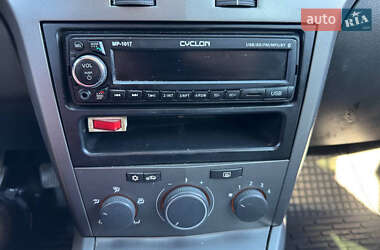 Универсал Opel Astra 2006 в 