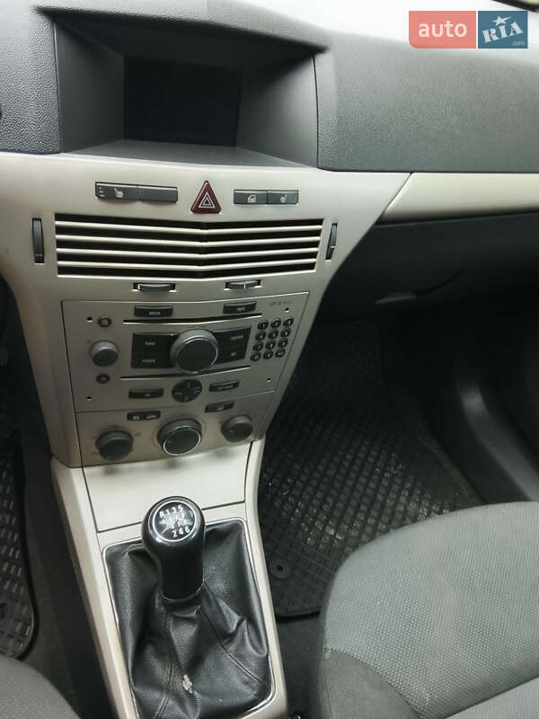 Универсал Opel Astra 2007 в Долине