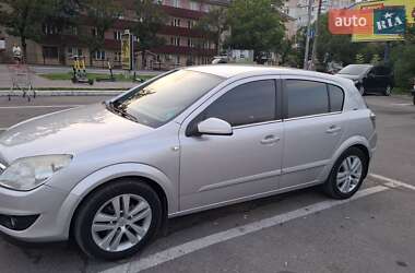 Хэтчбек Opel Astra 2008 в 