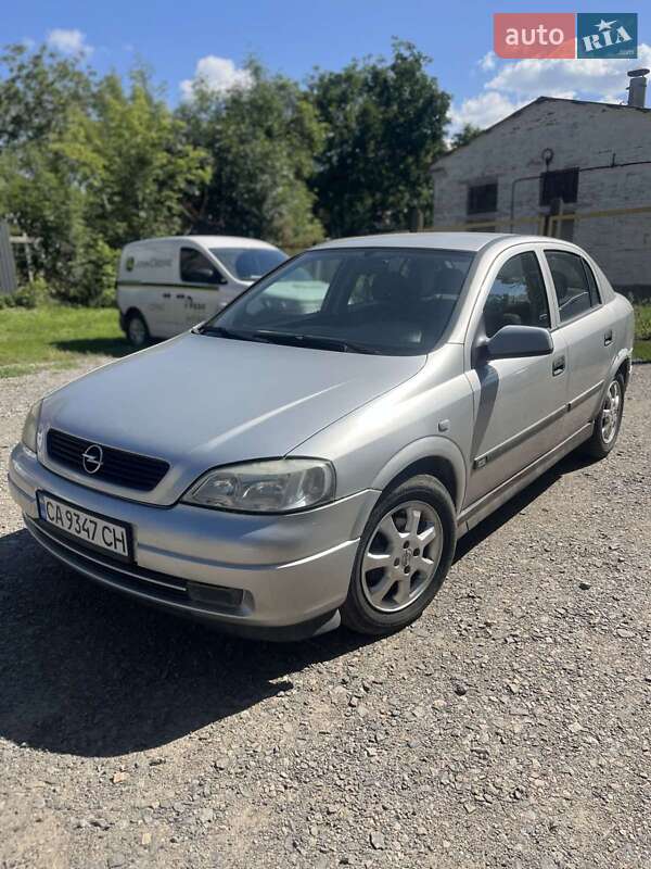 Хэтчбек Opel Astra 1999 в Умани