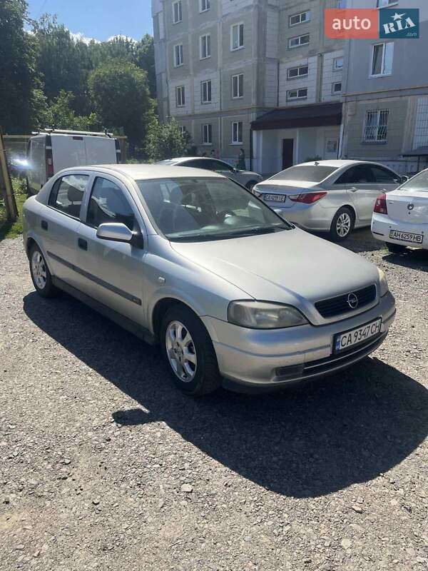 Хэтчбек Opel Astra 1999 в Умани