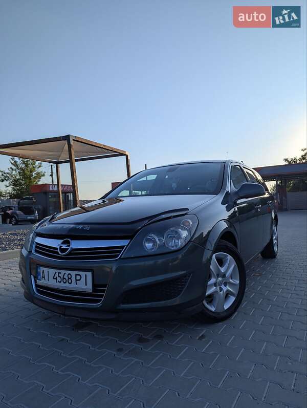 Универсал Opel Astra 2010 в Белой Церкви