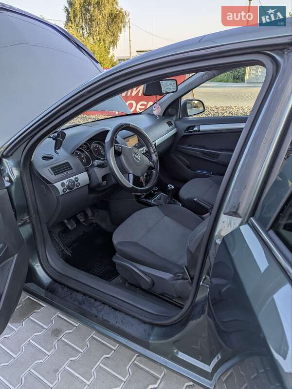 Универсал Opel Astra 2010 в Белой Церкви