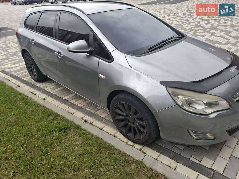 Opel Astra 2012