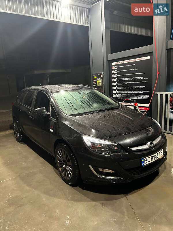 Универсал Opel Astra 2013 в Бориславе