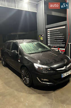 Универсал Opel Astra 2013 в 