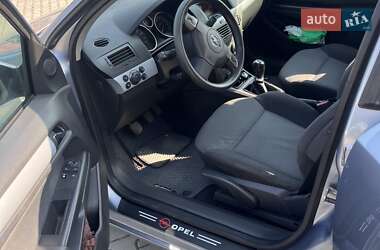 Универсал Opel Astra 2005 в 