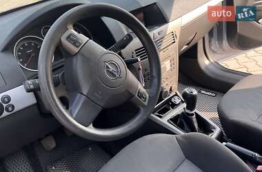Универсал Opel Astra 2005 в 