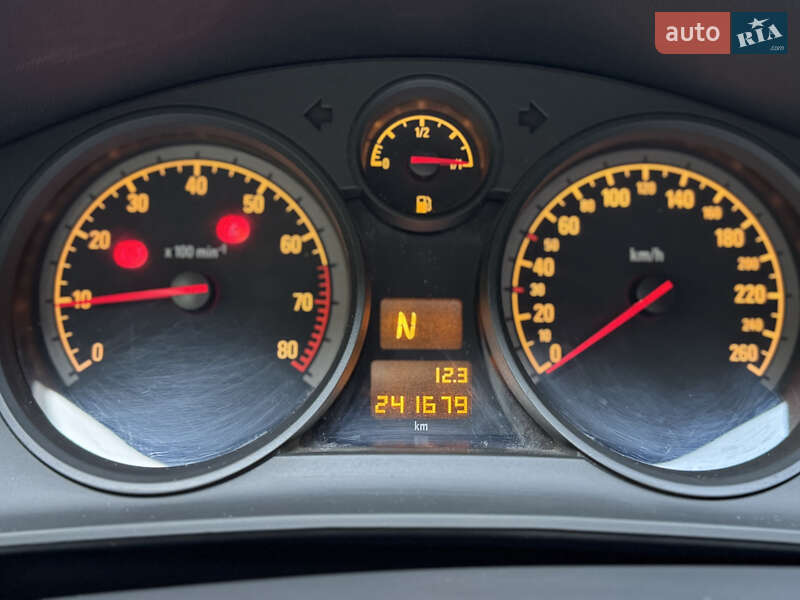 Хэтчбек Opel Astra 2012 в Черновцах