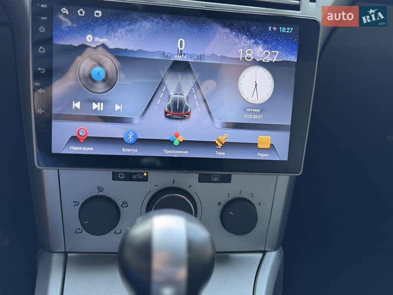 Хэтчбек Opel Astra 2012 в Черновцах