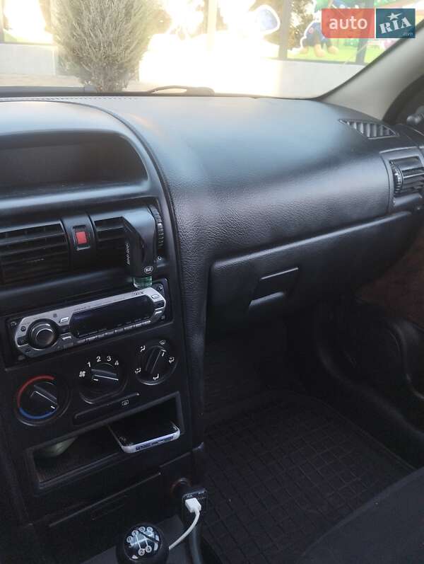 Седан Opel Astra 2006 в Білгороді-Дністровському фото 5 Седан Opel Astra 2006 в Білгороді-Дністровському