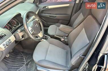 Хэтчбек Opel Astra 2007 в 
