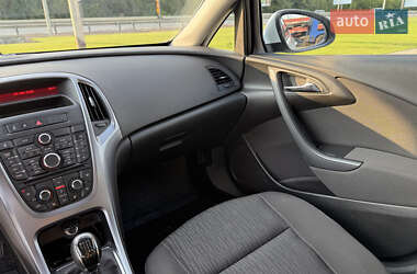 Седан Opel Astra 2019 в 
