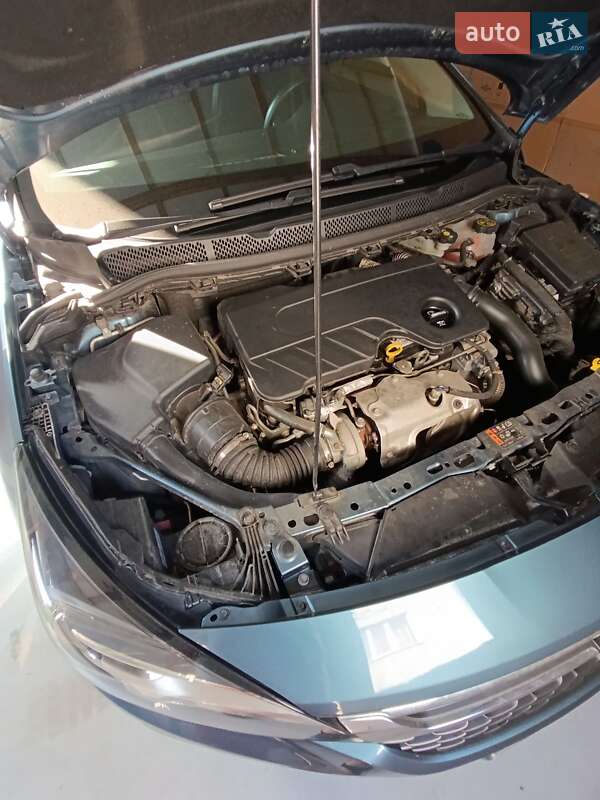 Универсал Opel Astra 2017 в Глевахе