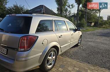 Универсал Opel Astra 2005 в 