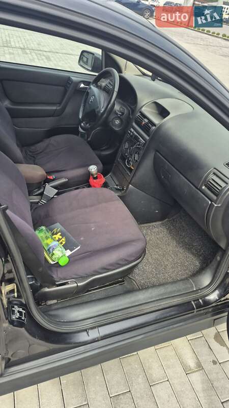 Хэтчбек Opel Astra 2002 в Ужгороде