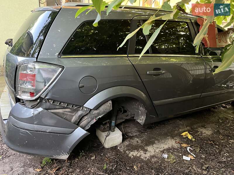 Универсал Opel Astra 2005 в Киеве