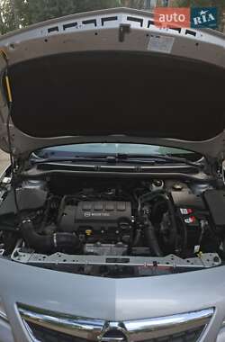 Универсал Opel Astra 2011 в 