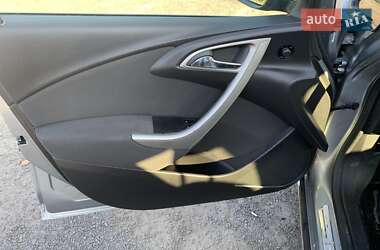Универсал Opel Astra 2011 в 