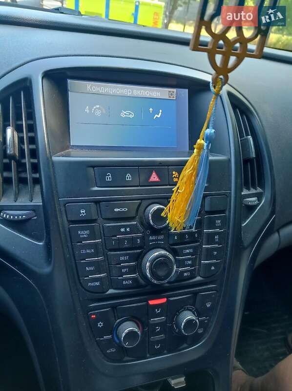 Универсал Opel Astra 2012 в Кременчуге