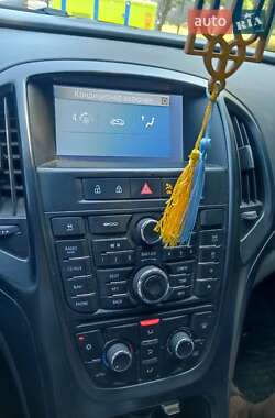 Универсал Opel Astra 2012 в 
