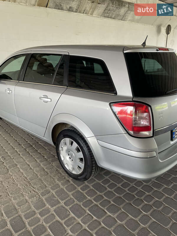 Універсал Opel Astra 2010 в Львові