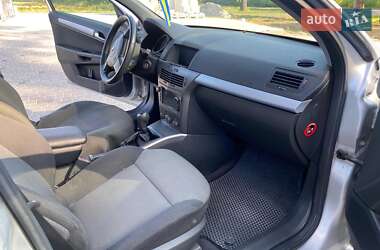 Универсал Opel Astra 2006 в 