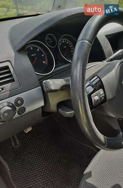 Хэтчбек Opel Astra 2007 в 