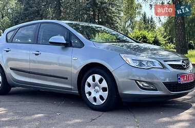Хэтчбек Opel Astra 2010 в Житомире