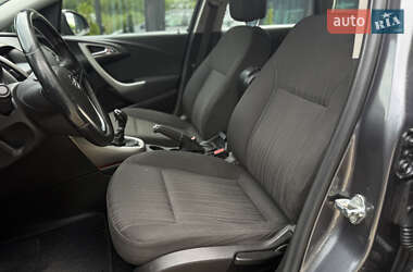 Универсал Opel Astra 2011 в 