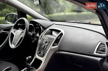Универсал Opel Astra 2010 в 
