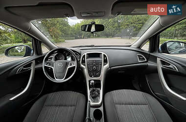 Универсал Opel Astra 2010 в 