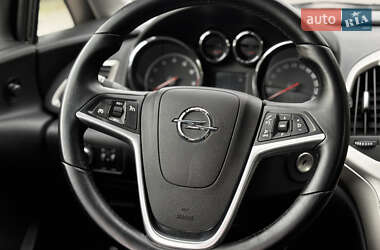 Универсал Opel Astra 2010 в 