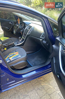 Универсал Opel Astra 2014 в 