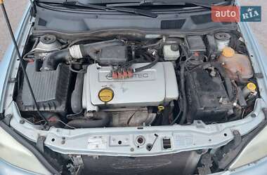 Седан Opel Astra 2004 в 