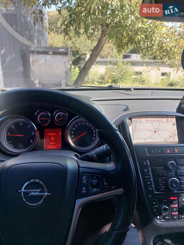 Универсал Opel Astra 2012 в Луцке