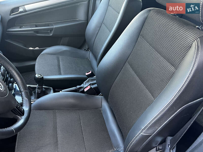 Универсал Opel Astra 2009 в Никополе