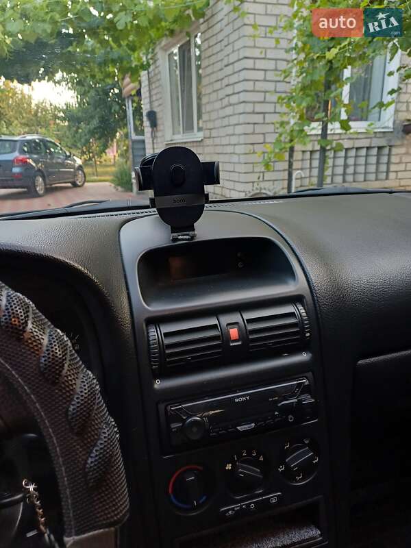 Седан Opel Astra 2007 в Хороле фото 3 Седан Opel Astra 2007 в Хороле