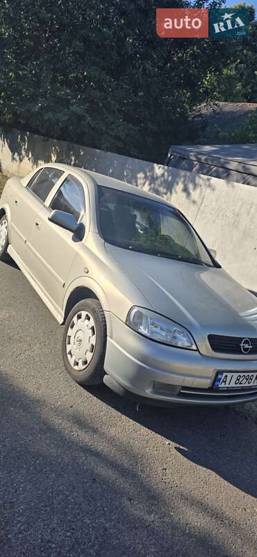 Седан Opel Astra 2006 в Борисполе
