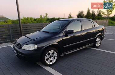 Седан Opel Astra 2008 в Мукачево