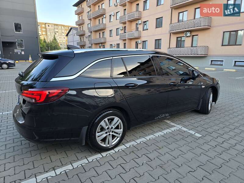Універсал Opel Astra 2016 в Ужгороді