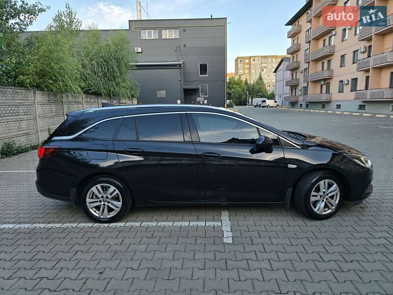 Універсал Opel Astra 2016 в Ужгороді