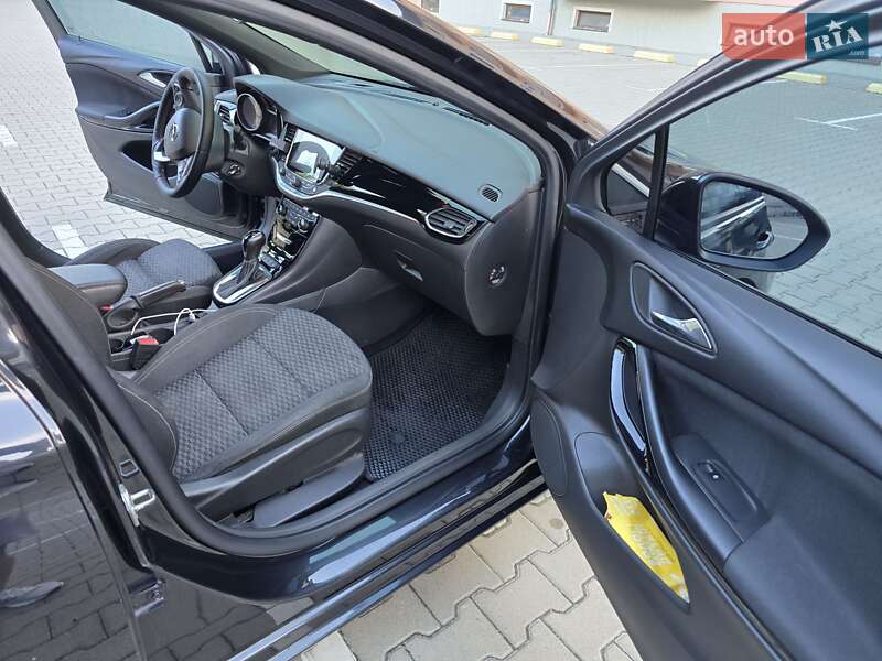 Універсал Opel Astra 2016 в Ужгороді