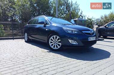 Универсал Opel Astra 2012 в Трускавце