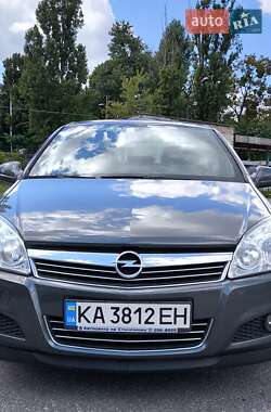 Седан Opel Astra 2012 в Києві